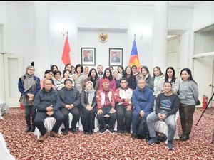 Tim Karate Tradisional Dapat Dukungan WNI di Uzbekistan Tim Karate Tradisional Dapat Dukungan WNI di Uzbekistan