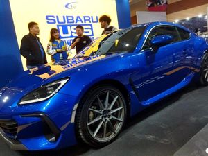 Koleksi Ekslusif Fashion Jaket Varsity Subaru di Ajang UUS Koleksi Ekslusif Fashion Jaket Varsity Subaru di Ajang UUS