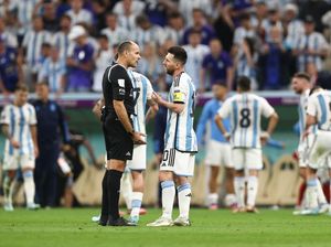 Messi Vs Wasit Vs Van Gaal Vs Kiper Belanda Messi Vs Wasit Vs Van Gaal Vs Kiper Belanda
