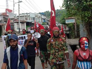 Ricuh Unjuk Rasa KNPB di Kampus Uncen Jayapura Berujung 2 Polisi Terluka Ricuh Unjuk Rasa KNPB di Kampus Uncen Jayapura Berujung 2 Polisi Terluka