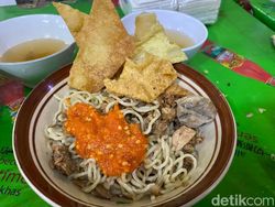 5 Mie Ayam Kaki Lima Enak di Jakarta, Eksis Sejak Tahun 70-an!