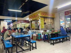 5 Alasan Karyawan Kantoran Lebih Doyan Makanan Kaki Lima