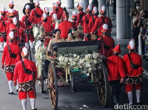 Momen Erina Naik Kereta Kuda ke Lokasi Ijab Kabul