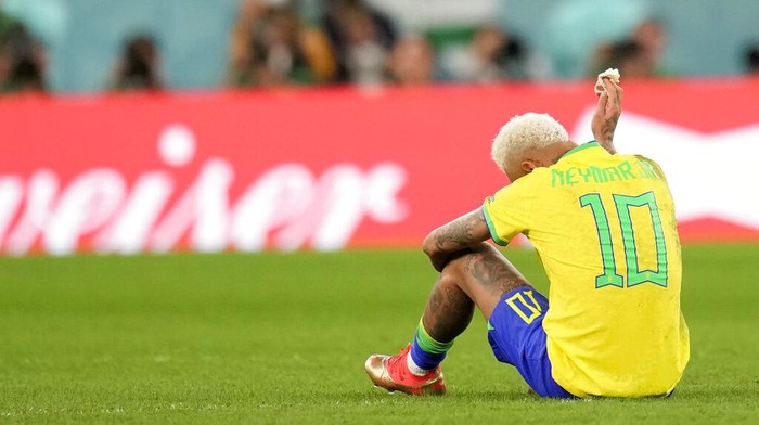 Brazils Neymar reacts after they were defeated by Croatia after the World Cup quarterfinal soccer match between Croatia and Brazil, at the Education City Stadium in Al Rayyan, Qatar, Friday, Dec. 9, 2022. (AP Photo/Andre Penner)