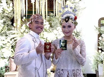 Senyum Bahagia Kaesang-Erina Setelah Sah Jadi Suami Istri