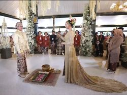 Kaesang dan Erina Jalani Panggih, Saling Lempar Gantal