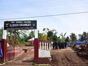 Sekolah Ini Hancur Imbas Gempa, Jokowi Minta Dibangun Lagi 3 Bulan Rampung Sekolah Ini Hancur Imbas Gempa, Jokowi Minta Dibangun Lagi 3 Bulan Rampung