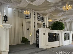 Suasana Terkini Rumah Erina Gudono Jelang Akad Nikah dengan Kaesang