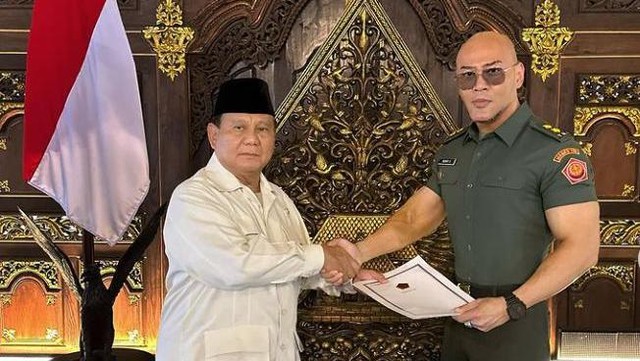Berita Viral Selebriti dari InsertLive : Baru Buka Suara, Deddy Corbuzier Tagih Janji ke Pemerintah