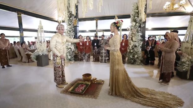 Upacara Pernikahan Panggih Kaesang Pangarep dan Erina Gudono