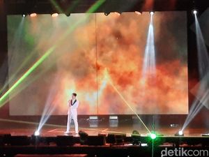 Perdana ke Jakarta, Young Tak Dibuat Haru Fans di Saranghaeyo Indonesia 2022 Perdana ke Jakarta, Young Tak Dibuat Haru Fans di Saranghaeyo Indonesia 2022