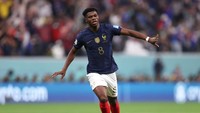 Duel Inggris vs Prancis di perempatfinal Piala Dunia 2022 digelar di Al Bayt Stadium, Al Khor, Minggu (11/12/2022) dini hari WIB. Prancis menutup babak pertama dengan keunggulan 1-0 berkat gol Aurelien Tchouameni.