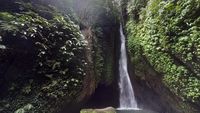 Pesona Air Terjun Leke-leke di Baturiti yang Jadi Primadona Wisman