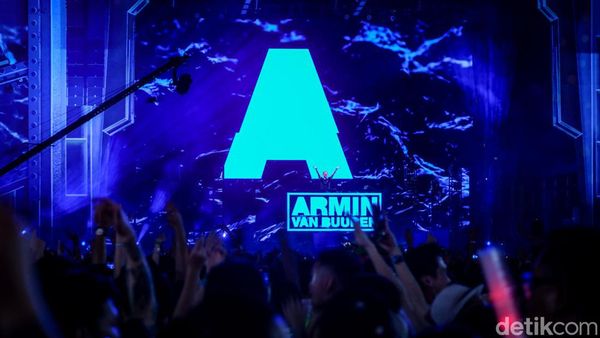 Aksi Armin van Buuren Sukses Gebrak Hari Kedua DWP
