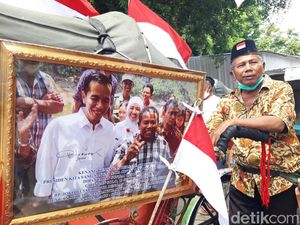 Senangnya Penarik Becak Jadi Pengantar Tamu Acara Kaesang-Erina Senangnya Penarik Becak Jadi Pengantar Tamu Acara Kaesang-Erina