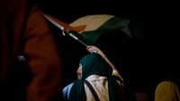 Bendera Palestina Berkibar di Tengah Pesta Pendukung Maroko