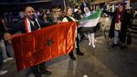 Bendera Palestina Berkibar di Tengah Pesta Pendukung Maroko