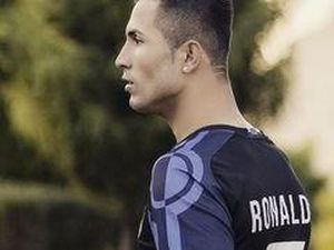 Foto Pekerja Bangunan Mirip Ronaldo yang Kebanjiran Job Hingga Ajakan Kencan Foto Pekerja Bangunan Mirip Ronaldo yang Kebanjiran Job Hingga Ajakan Kencan