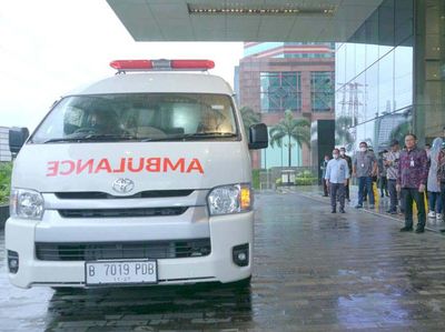 BSI Beri Bantuan Ambulans untuk Kampus UI