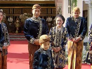 Gemas! Saat Jan Ethes Jadi Jubir di Unduh Mantu Kaesang-Erina Gemas! Saat Jan Ethes Jadi Jubir di Unduh Mantu Kaesang-Erina