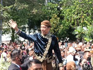 Kirab Kaesang-Erina, Jokowi Minta Maaf Lagi Aktivitas Warga Solo Tergangggu Kirab Kaesang-Erina, Jokowi Minta Maaf Lagi Aktivitas Warga Solo Tergangggu