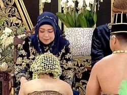 Momen Besan Jokowi Tersedu Saat Kaesang-Erina Sungkem di Acara Ngunduh Mantu