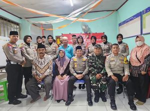 Temui Warga, Kasat Lantas Polres Depok Ditanya-tanya soal Bikin SIM Temui Warga, Kasat Lantas Polres Depok Ditanya-tanya soal Bikin SIM