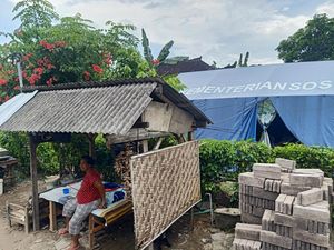 Menanti Janji Pemerintah, Korban Bencana 3 Bulan Tinggal di Tenda Menanti Janji Pemerintah, Korban Bencana 3 Bulan Tinggal di Tenda