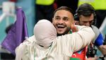 Menang Atas Portugal, Boufal Menari-nari dengan Ibunya
