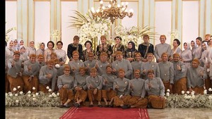 Menteri-menteri Jokowi Kompak Pose Finger Heart di Tasyakuran Kaesang-Erina