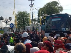 Tamu Tasyakuran Kaesang-Erina Berdatangan di Puro Mangkunegaran