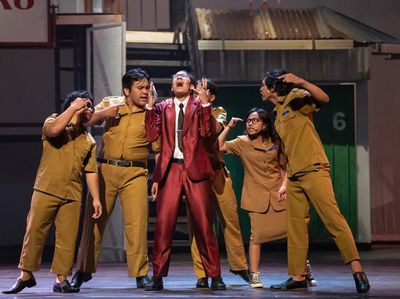 Pementasan Teater Musikal Cek Toko Sebelah di TIM