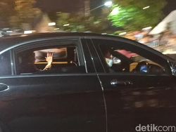 Jokowi Tiba di Puro Mangkunegaran Jelang Tasyakuran Malam Kaesang-Erina