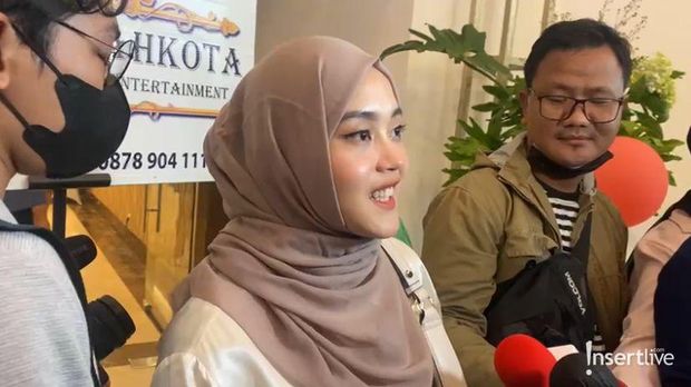 Putri Delina