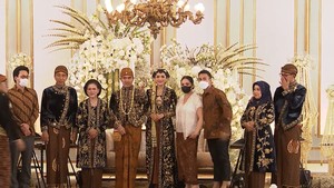 Momen Jokowi Minta Foto Bareng Raffi Ahmad Saat Tasyakuran Kaesang-Erina