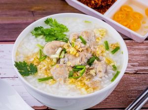 Resep Bubur Ayam Bawang Putih yang Lembut Harum Buat Sarapan Resep Bubur Ayam Bawang Putih yang Lembut Harum Buat Sarapan