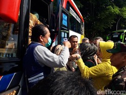 Tamu Tasyakuran Kaesang-Erina Dicek Suhu Tubuh Sebelum ke Mangkunegaran