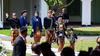 11 Polah Tingkah Lucu Cucu-cucu Jokowi di Nikahan Kaesang-Erina