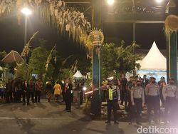 Tamu Tasyakuran Kaesang-Erina Sesi Malam Mulai Tiba di Puro Mangkunegaran