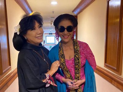 Foto: Persiapan Susi Pudjiastuti ke Nikahan Kaesang, Berkebaya dan Sunglases