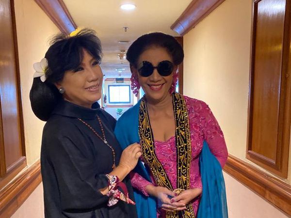 Foto: Persiapan Susi Pudjiastuti ke Nikahan Kaesang, Berkebaya dan Sunglases