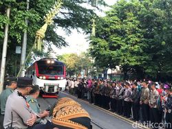 Antusiasme Warga Jelang Kirab Kaesang-Erina, Datang Sejak Jam 5 Pagi