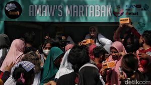 Warga Solo Serbu Makanan Gratis di Tasyakuran Pernikahan Kaesang-Erina