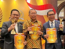 3 Politisi PPP Terima Penghargaan MKD Awards