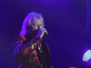 Aksi Air Supply Manggung di Kota Semarang