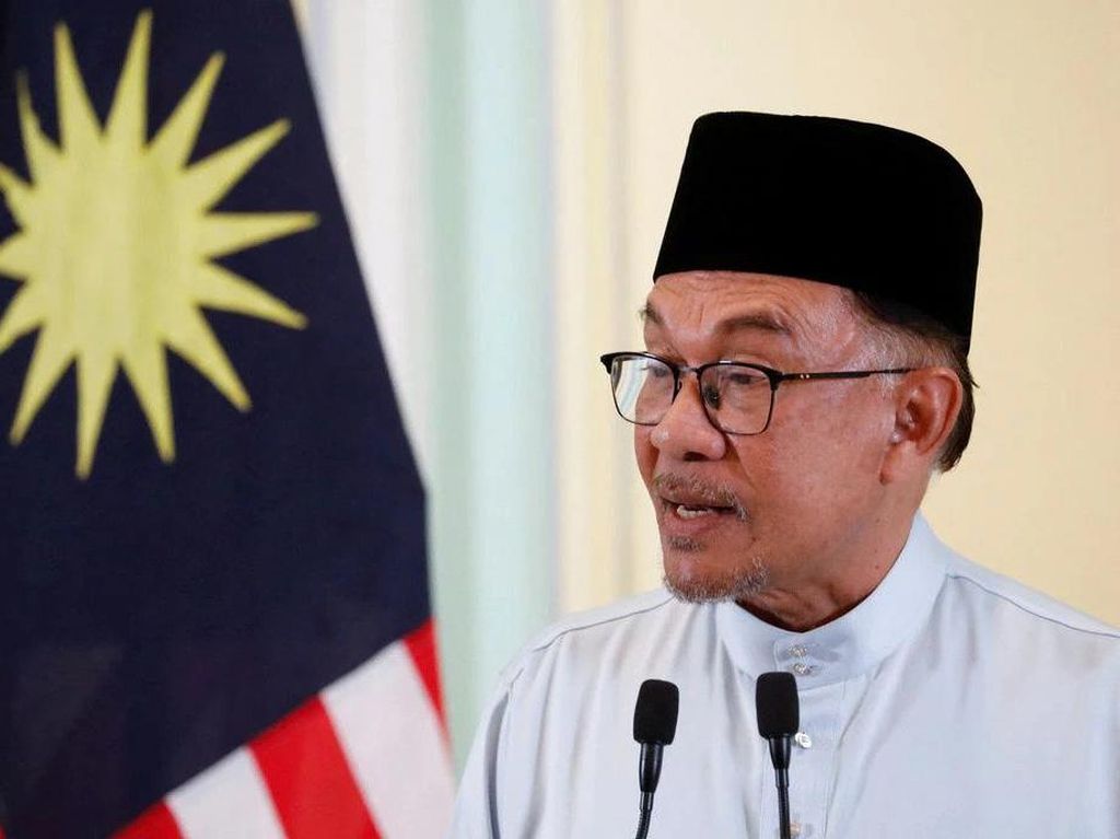 Ternyata, Raja Malaysia Tak Mau Terima Gaji Sejak Pandemi Corona