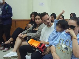 Anak dan Kekasih Nikita Mirzani Hadir di Persidangan Anak dan Kekasih Nikita Mirzani Hadir di Persidangan