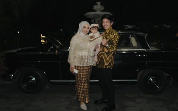 Atta Halilintar dan Aurel Hermansyah/Foto: Instagram @attahalilintar Penampilan Seleb Indonesia di Acara Tasyakuran Kaesang dan Erina Gudono