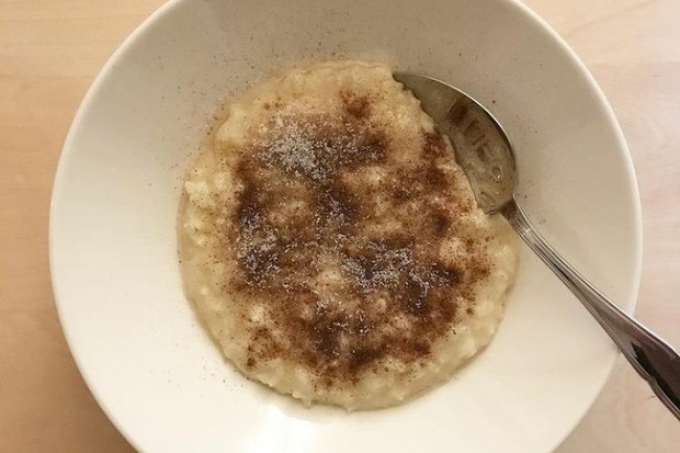 Orang Finlandia mengonsumsi bubur tradisional di hari natal