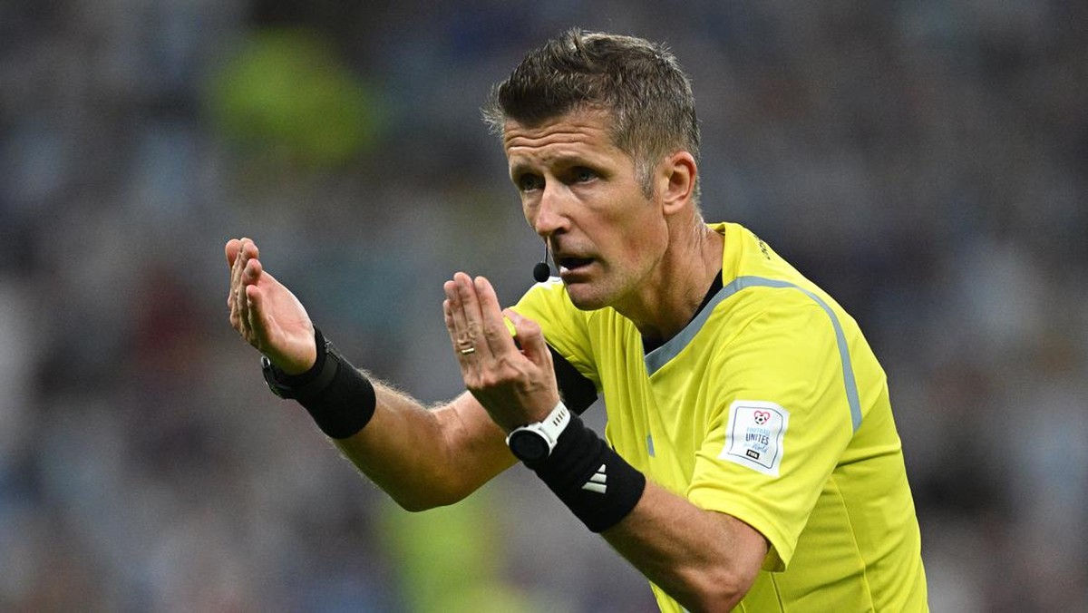 Daniele Orsato akan menjadi wasit Argentina vs Kroasia di semifinal Piala Dunia 2022. (Foto: Stuart Franklin/Getty Images)